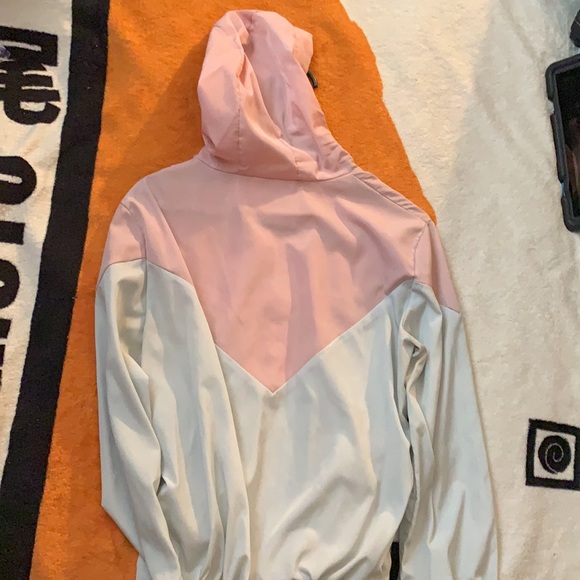 Baby pink and white windbreaker - Picture 2 of 2